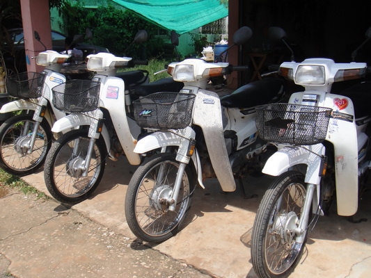 มาแล้วล๊อตใหม่ ฮอนด้าดรีม คุรุสภา สภาพเดิมสวยพร้อมใช้ ( ทะเบียนพร้อมชุดโอน )