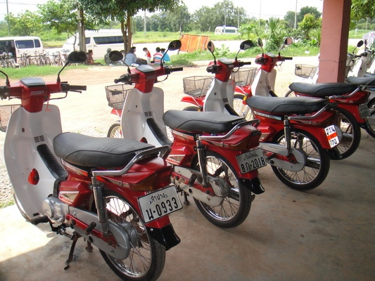 มาแล้วล๊อตใหม่ ฮอนด้าดรีม คุรุสภา สภาพเดิมสวยพร้อมใช้ ( ทะเบียนพร้อมชุดโอน )