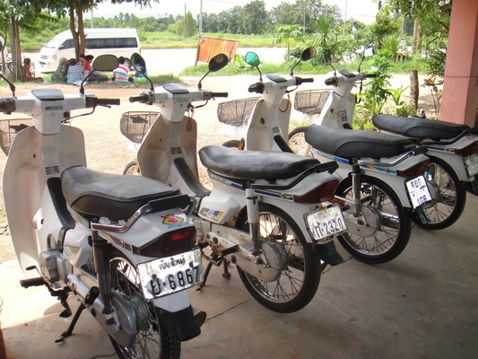 มาแล้วล๊อตใหม่ ฮอนด้าดรีม คุรุสภา สภาพเดิมสวยพร้อมใช้ ( ทะเบียนพร้อมชุดโอน )