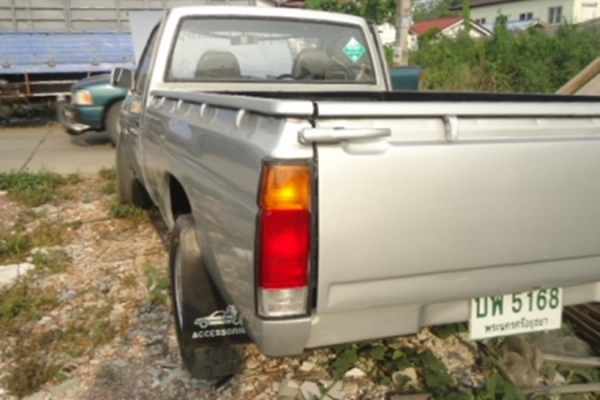 ขายนิสัน 90,000 บาย Tel. 0815711261 หรือ0948379500