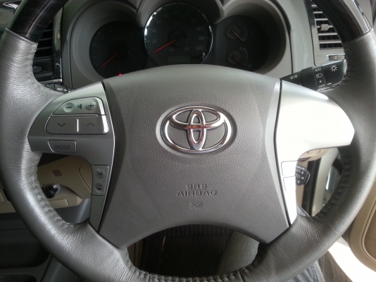 ขายรถใหม่ Toyota Fortuner 3.0V  D4D Vnturbo 2014 ล้อ17 วิ่ง 2500 km.ชุดแต่งรอบคัน ราคาคุยได้ กาฬสินธุ์