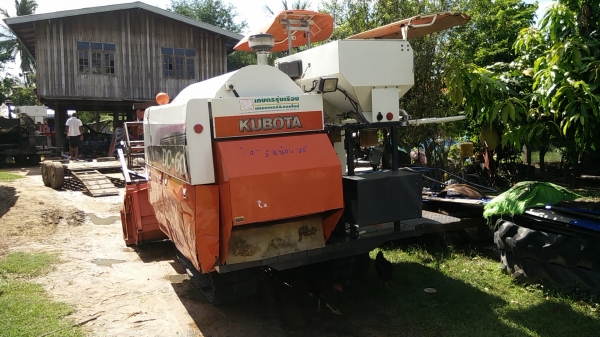 ด่วน!ขายรถเกี่ยวข้าวDc60plus +พร้อมพ่วงลากราคา369000 บาท