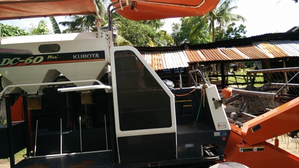 ด่วน!ขายรถเกี่ยวข้าวDc60plus +พร้อมพ่วงลากราคา369000 บาท