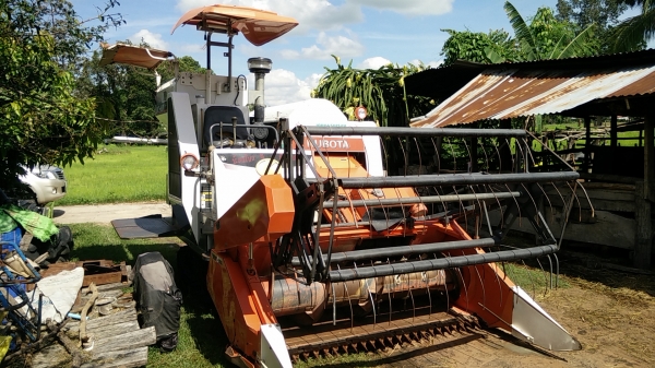 ด่วน!ขายรถเกี่ยวข้าวDc60plus +พร้อมพ่วงลากราคา369000 บาท