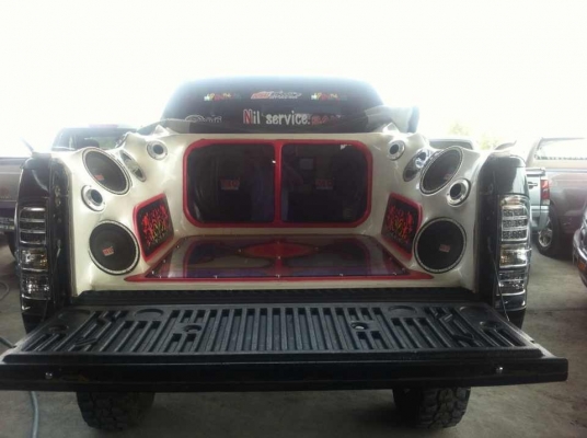 ขาย TOYOTA VIGO PRERUNER 3.0 เครื่องเสียงเต็ม ขาย TOYOTA VIGO PRERUNER 3.0 เครื่องเสียงเต็ม