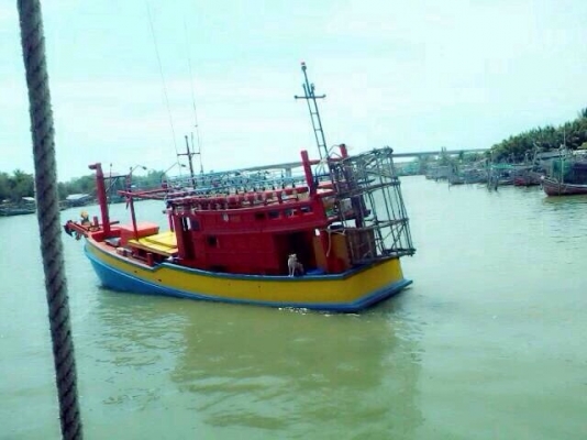 ขายเรือปั่นไฟ 1ล้านหนึ่งแสนบาท ไม้ตะเคียนทอง เรือมาตรฐาน อุปกรณ์ครบ