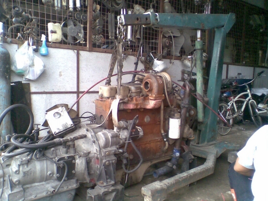 ส่งเครื่อง cummins ขึ้นรถเป็นที่เรียบร้อยแล้วค่ะ 16/8/57