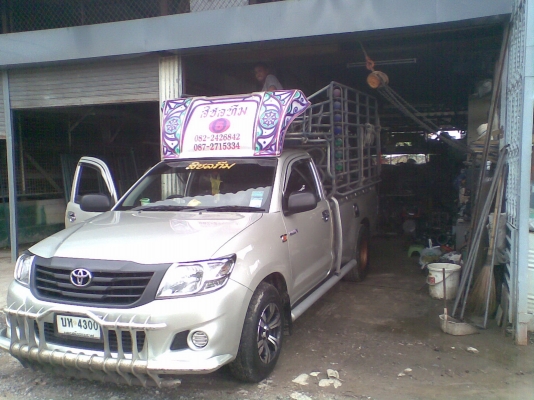 ส่งเครื่อง cummins ขึ้นรถเป็นที่เรียบร้อยแล้วค่ะ 16/8/57