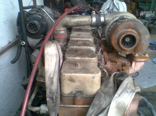 ส่งเครื่อง cummins ขึ้นรถเป็นที่เรียบร้อยแล้วค่ะ 16/8/57