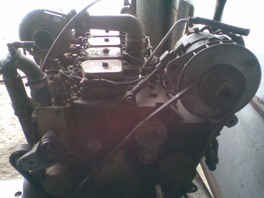 ส่งเครื่อง cummins ขึ้นรถเป็นที่เรียบร้อยแล้วค่ะ 16/8/57