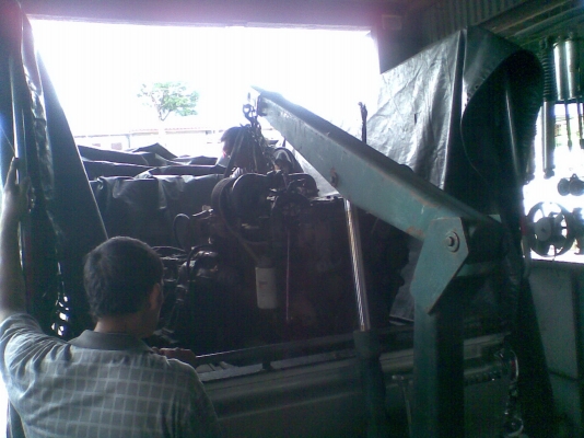 ส่งเครื่อง cummins ขึ้นรถเป็นที่เรียบร้อยแล้วค่ะ 16/8/57