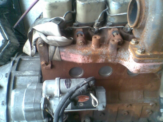 ส่งเครื่อง cummins ขึ้นรถเป็นที่เรียบร้อยแล้วค่ะ 16/8/57