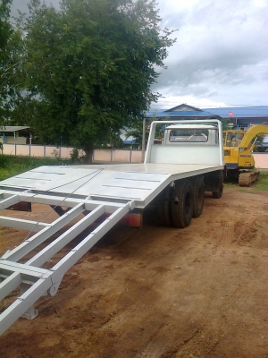 สวยแบบเดิมๆขายรถสิบล้อลากรถเกี่ยวข้าว ฮีโน่ kt925