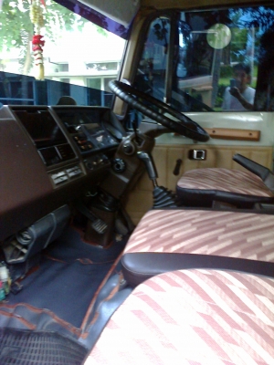 ขายด่วน 6 ล้อ HINO ยาว 6 เมตรครับ