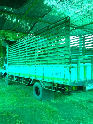 ขายด่วน 6 ล้อ HINO ยาว 6 เมตรครับ