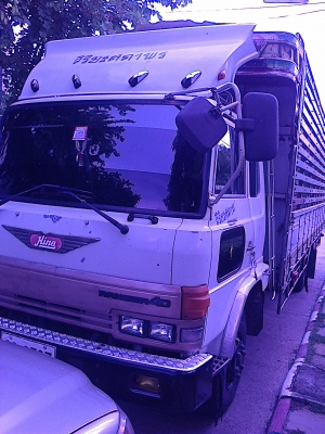 ขายด่วน 6 ล้อ HINO ยาว 6 เมตรครับ