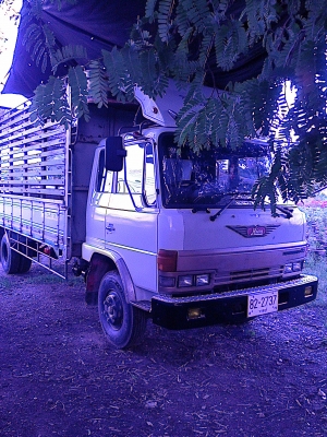 ขายด่วน 6 ล้อ HINO ยาว 6 เมตรครับ