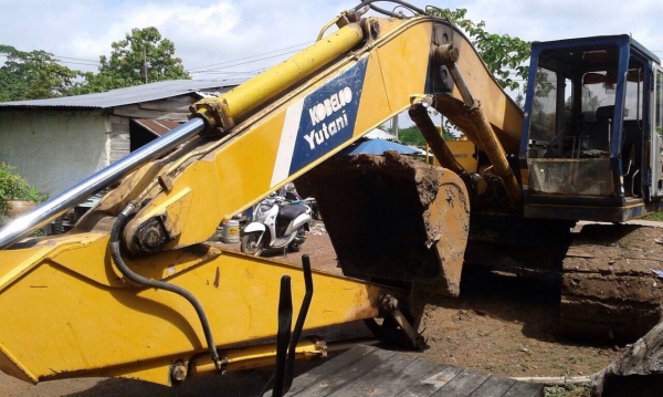 ขายKOBELCO SK907DM1สภาพพร้อมใช้ ราคาต่อรองได้ ติดต่อได้ที่คุณ อ๊อฟ พิจิตร 086-737-9991