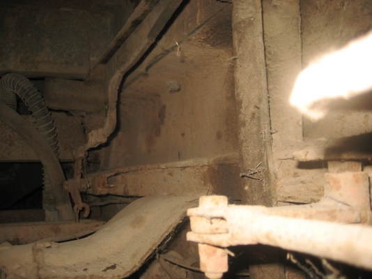 อีชูชุ  ดัมพ์  2 เพลา เกียร์กลาง  เครื่อง 165 แรง  475,000 บาท// ปรับลด 460,000 บาท