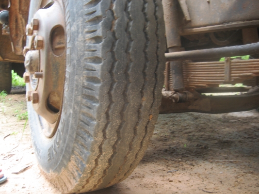 อีชูชุ  ดัมพ์  2 เพลา เกียร์กลาง  เครื่อง 165 แรง  475,000 บาท// ปรับลด 460,000 บาท