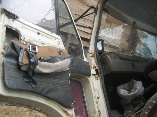 อีชูชุ  ดัมพ์  2 เพลา เกียร์กลาง  เครื่อง 165 แรง  475,000 บาท// ปรับลด 460,000 บาท