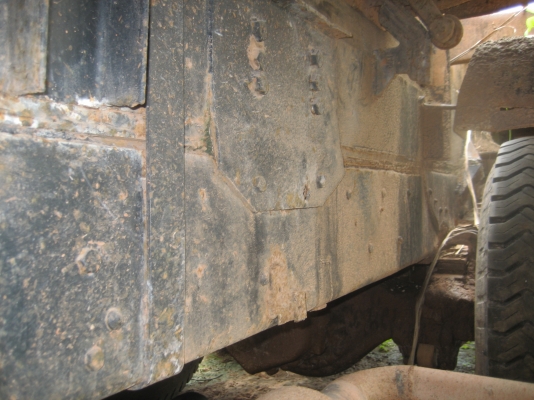 อีชูชุ  ดัมพ์  2 เพลา เกียร์กลาง  เครื่อง 165 แรง  475,000 บาท// ปรับลด 460,000 บาท