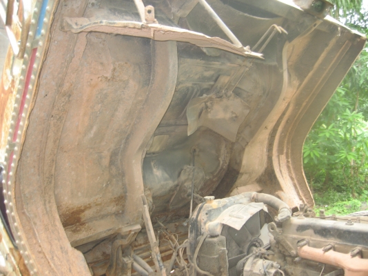 อีชูชุ  ดัมพ์  2 เพลา เกียร์กลาง  เครื่อง 165 แรง  475,000 บาท// ปรับลด 460,000 บาท