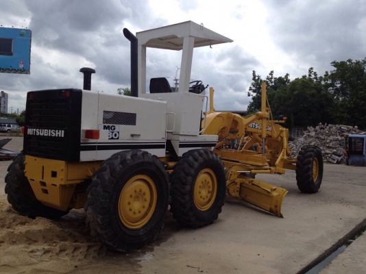 รถเกรด มิตซู MG330 สวยจัด พร้อมเล่มทะเบียน 086-303-9797