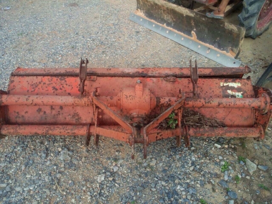 ขายรถไถ KUBOTA M5000SU มีอุปกรณ์ 3 ชิ้น มีดันหน้า จาน 6 จอบหมุน สนใจโทร 081-9701072