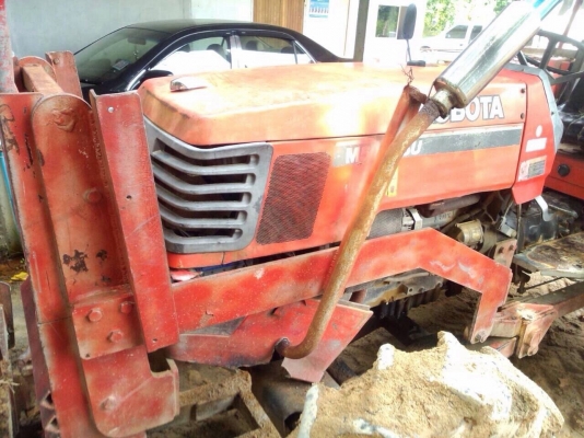 ขายรถไถ KUBOTA M5000SU มีอุปกรณ์ 3 ชิ้น มีดันหน้า จาน 6 จอบหมุน สนใจโทร 081-9701072