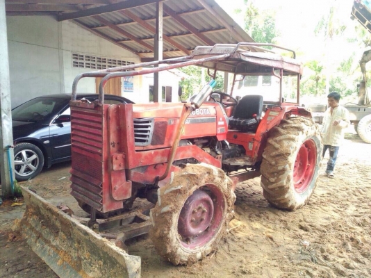 ขายรถไถ KUBOTA M5000SU มีอุปกรณ์ 3 ชิ้น มีดันหน้า จาน 6 จอบหมุน สนใจโทร 081-9701072