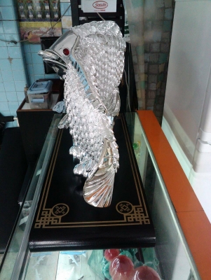 ปลาสีเงิน  มงคลขนาดใหญ่
