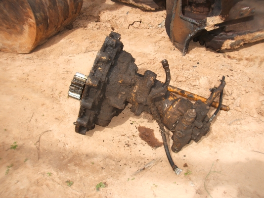 ขายตัวเดิน แม็คโคร PC 200-2 โคมัตสุ พร้อมหัวมอเตอร์และมอเตอร์สวิง 12 HT ขายตัวเดิน แม็คโคร PC 200-2 โคมัตสุ พร้อมหัวมอเตอร์และมอเตอร์สวิง 12 HT