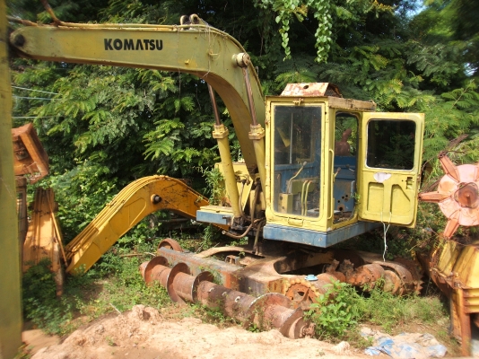 ขายซากแม็คโคร โคมัตสุ PC 120-2 มีตัวเดิน มีเครื่อง มีส่วนประกอบตามภาพถ่าย