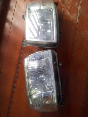ขายโคมไฟแท้ Ford  (ไม่เเน่ใจรุ่น)