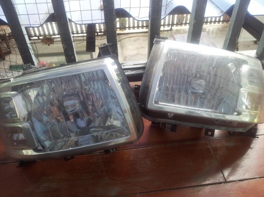 ขายโคมไฟแท้ Ford  (ไม่เเน่ใจรุ่น)