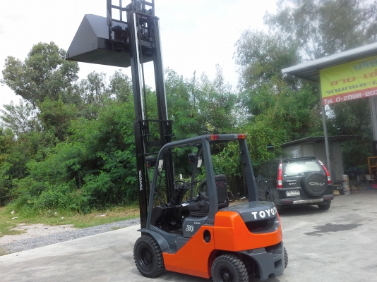 TOYOTA8FD20ขนาด2ตัน เสาสูง4เมตร เกียร์ธรรมดา เครื่องดีเซล2Zงาฮิ้งฟอร์คกระดกได้พร้อมบุ้งกี๋ รถญี่ปุ่นแท้ ต่อรองได้