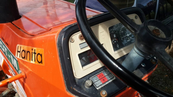 ขายรถไถKUBOTA 2002 3สูบ 4&times;4โฟร์  อุปกรณ์พร้อม โรตารี่ จอบหมุน ผานหลัง ใบดันหน้า สภาพพร้อมใช้งาน เครื่องดี