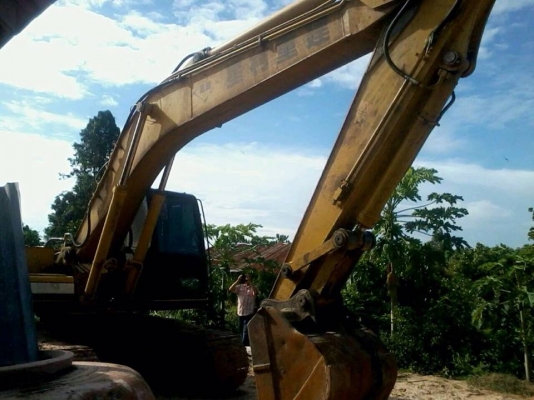 **1,250,000 บ.ต่อรอง**ขายแบคโฮเก่านอก KOBELCO MARK3 SK200 YN-13183 ไฟฟ้าเต็ม เครื่องเดิมปั้มเดิม แอร์เย็น เก่านอก 15เดือน เครื่องMITSU 6D31-135 6สูบ แน่นๆ แรงๆ ไม่เยิ้ม ปั้มเดิม K3V แรงดี ทำงานดีไม่มีโหลด บูมอาร์มสวยไม่ปะไม่ดาม เอวแน่น ไม่แตกไม่ร้าว บุ้งก