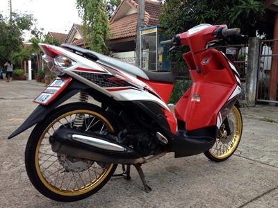 MIo115 สองตา รถปี 2011