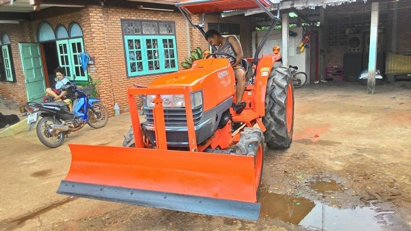 L4508 DT ได้มาจากศูนย์พร้อมจะทำแม็ก ปรับปรุงแล้ว120 เครืองดีเกียรดี ให้อุปกรณดันหน้า ราคาต่อรองกันได้ วิ่งได้ 12000 ชม L4508 DT ได้มาจากศูนย์พร้อมจะทำแม็ก ปรับปรุงแล้ว120 เครืองดีเกียรดี ให้อุปกรณดันหน้า ราคาต่อรองกันได้ วิ่งได้ 12000 ชม