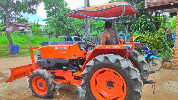 L4508 DT ได้มาจากศูนย์พร้อมจะทำแม็ก ปรับปรุงแล้ว120 เครืองดีเกียรดี ให้อุปกรณดันหน้า ราคาต่อรองกันได้ วิ่งได้ 12000 ชม L4508 DT ได้มาจากศูนย์พร้อมจะทำแม็ก ปรับปรุงแล้ว120 เครืองดีเกียรดี ให้อุปกรณดันหน้า ราคาต่อรองกันได้ วิ่งได้ 12000 ชม