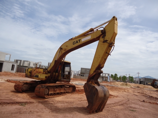 ขายด่วนรถแบคโฮE200Bไมมีเอกรถสภาพดีเอวแน้นมีจอไฟฟ้า