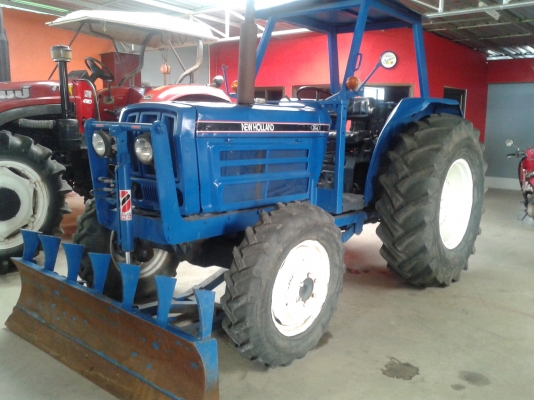 ขายรถไถอิซากิ  5500 แรวม้า สองเพลา ราคา350,000 บาทมีใบมีดและโลตาลี่