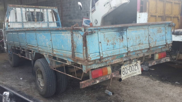 หกล้อ isuzu เครื่องดีคันชีสวย เปลี่ยนหัวใหม่ไฟฟ้า หกล้อ isuzu เครื่องดีคันชีสวย เปลี่ยนหัวใหม่ไฟฟ้า