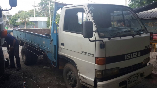 หกล้อ isuzu เครื่องดีคันชีสวย เปลี่ยนหัวใหม่ไฟฟ้า หกล้อ isuzu เครื่องดีคันชีสวย เปลี่ยนหัวใหม่ไฟฟ้า