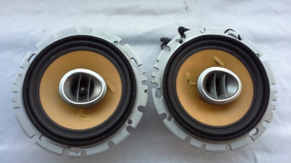 ลำโพง Pioneer 6"  แกนร่วมสองทาง  120W วอยเคฟล่า  มีทุ่น capa