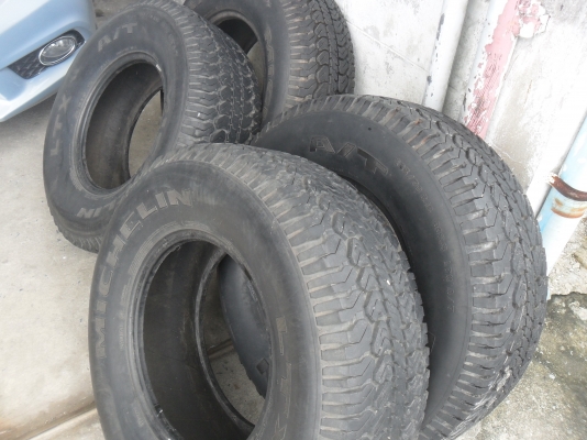 ยาง MICHELIN 265/70R15 สวยๆ 4 เส้น ราคา 2000 บาท