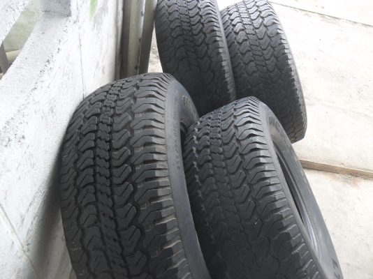 ยาง MICHELIN 265/70R15 สวยๆ 4 เส้น ราคา 2000 บาท
