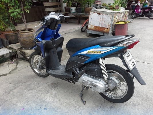 click I ปี 53 รถสวย เครื่องเดิมๆ ชุดสีสดๆ มีเล่ม เอกสารครบ click I ปี 53 รถสวย เครื่องเดิมๆ ชุดสีสดๆ มีเล่ม เอกสารครบ